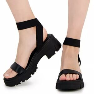 NEW Wild Pair Womens 11 Black Chunky Sandals Strappy Platform Lug Sole Shoes